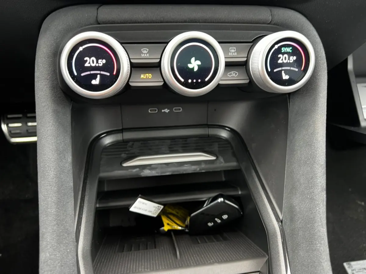 1.5 TSI PHEV 204pk Sportline | Pano | Trekhaak | Navi | Carplay