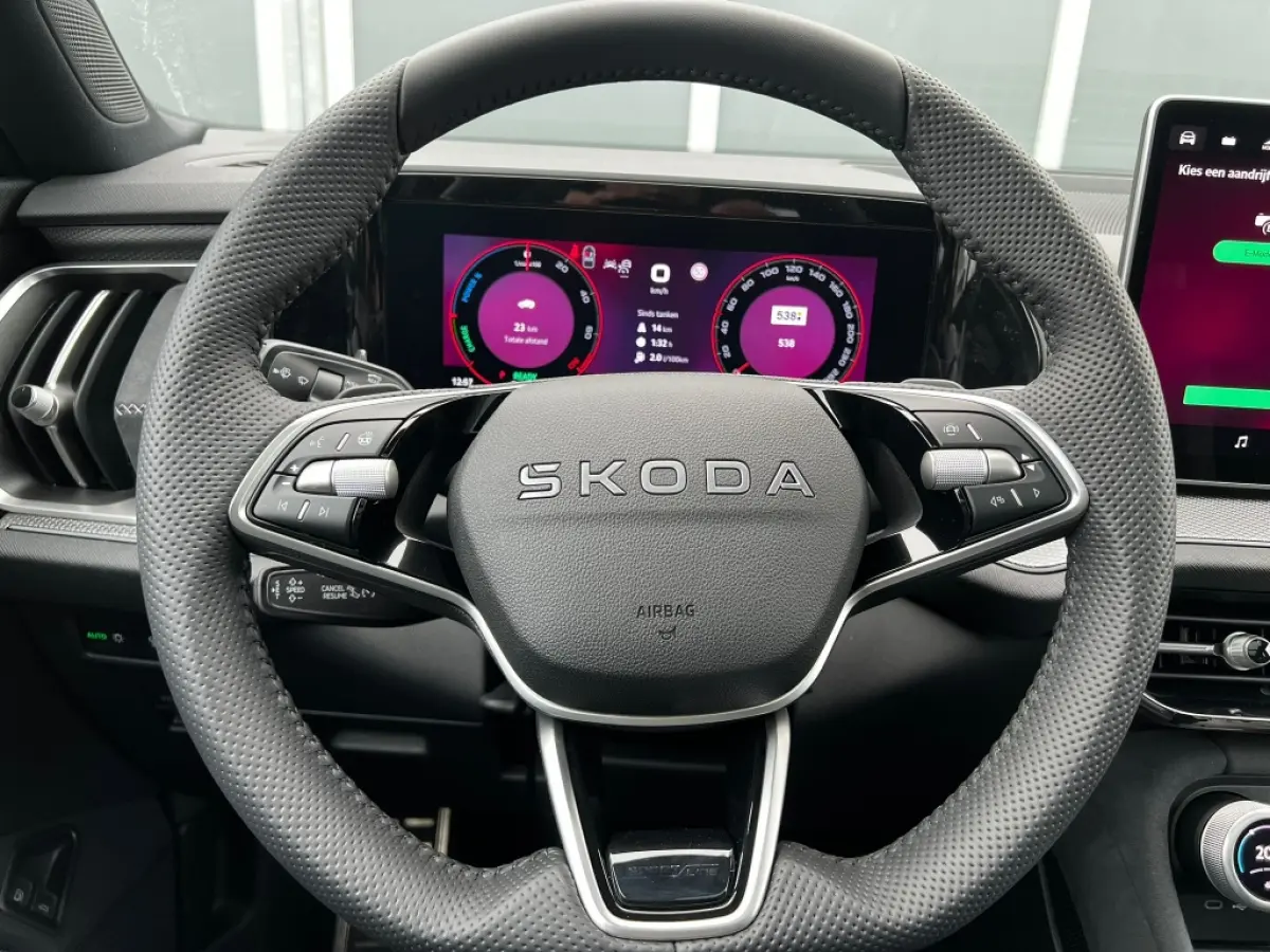 1.5 TSI PHEV 204pk Sportline | Pano | Trekhaak | Navi | Carplay