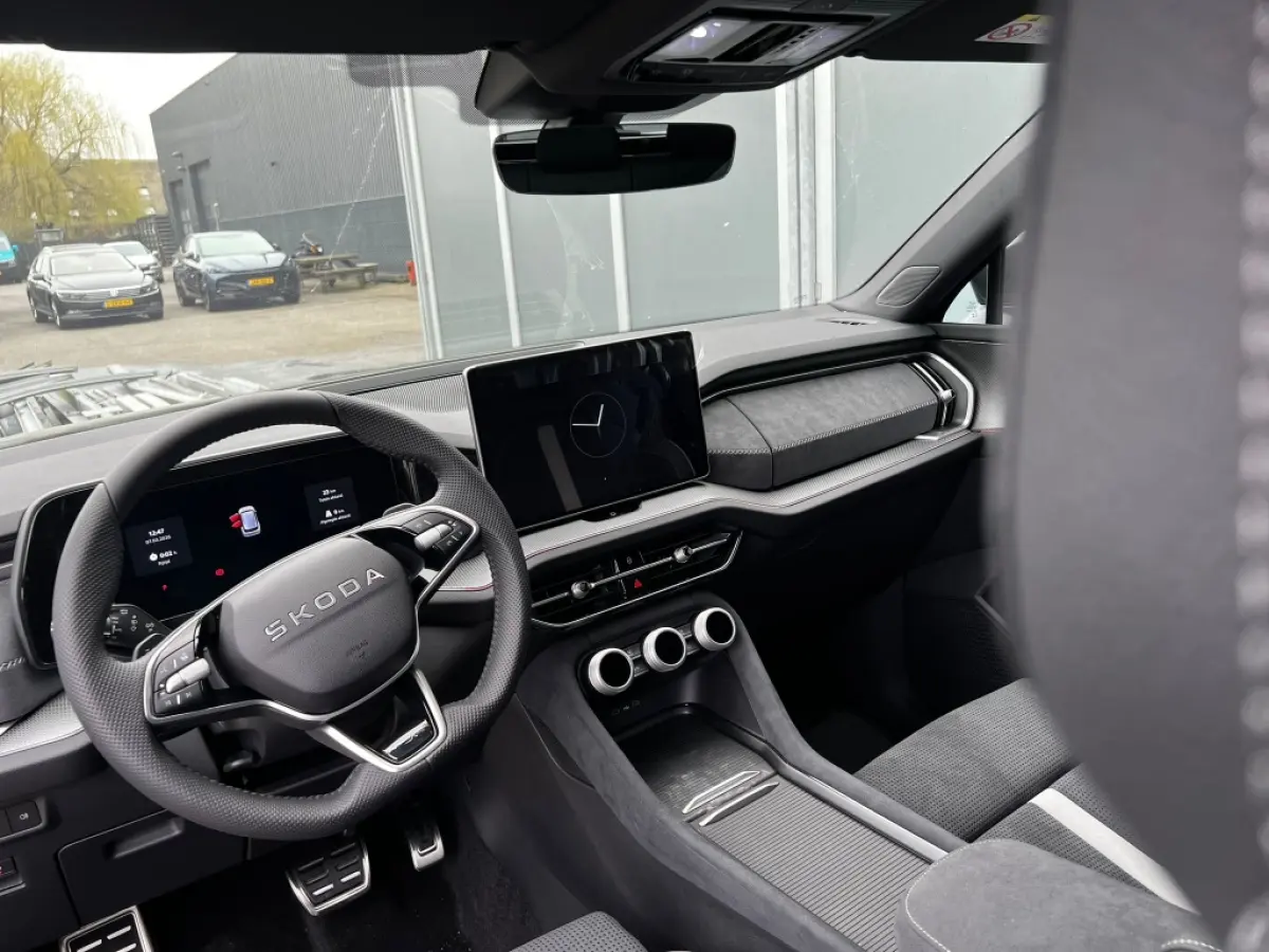 1.5 TSI PHEV 204pk Sportline | Pano | Trekhaak | Navi | Carplay