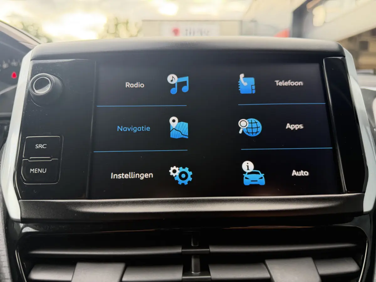110pk Allure (Automatische Airco - Navigatie - Apple Carplay - Parkersensoren - Lichtmetalen velgen)