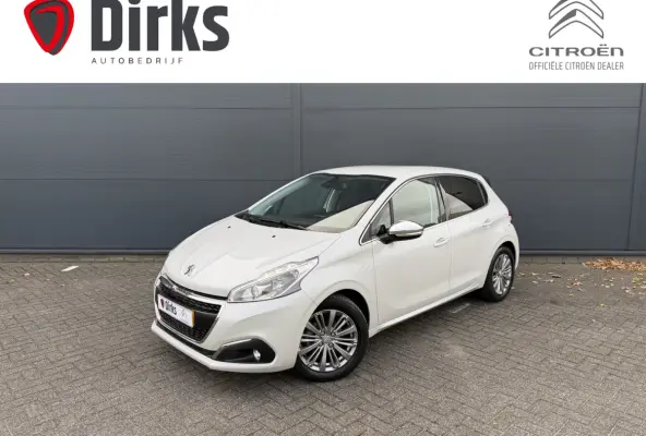 110pk Allure (Automatische Airco - Navigatie - Apple Carplay - Parkersensoren - Lichtmetalen velgen)