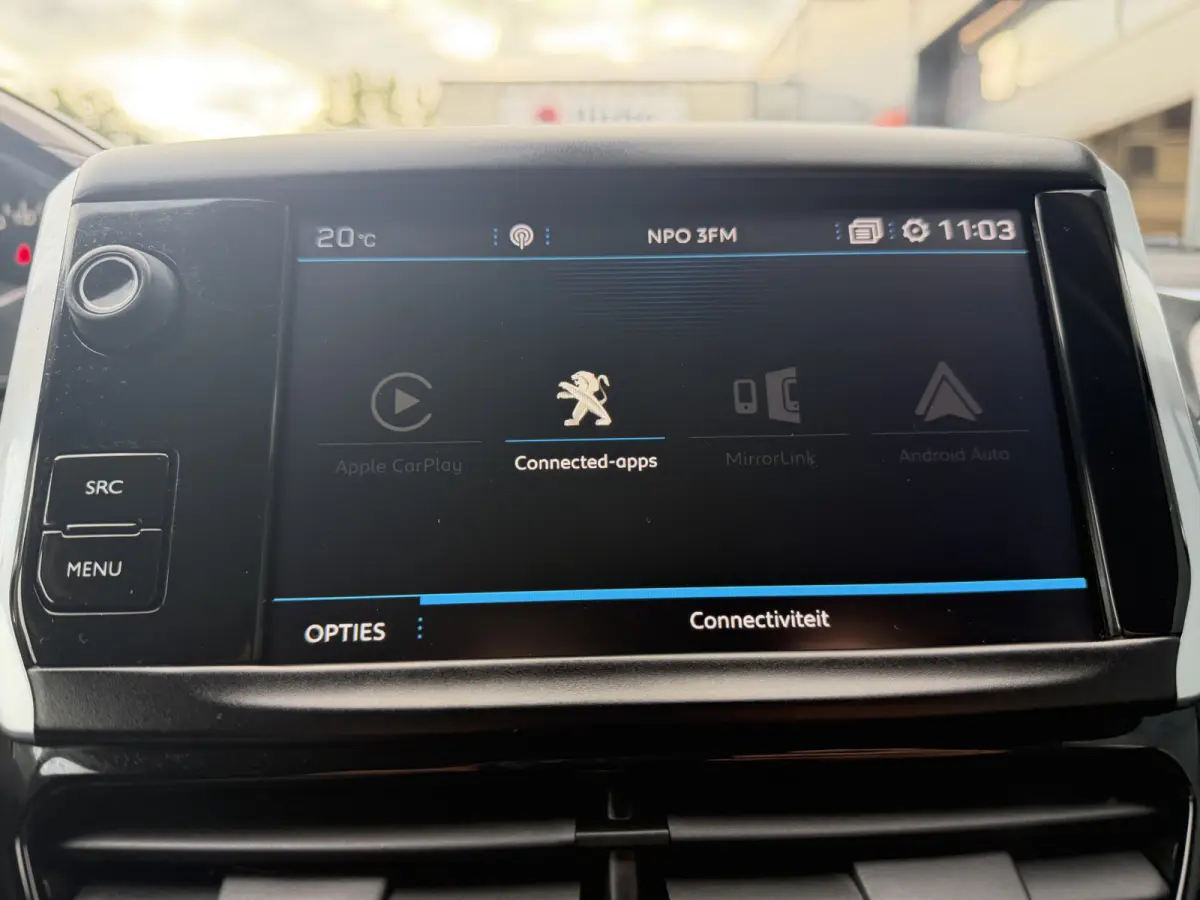 110pk Allure (Automatische Airco - Navigatie - Apple Carplay - Parkersensoren - Lichtmetalen velgen)