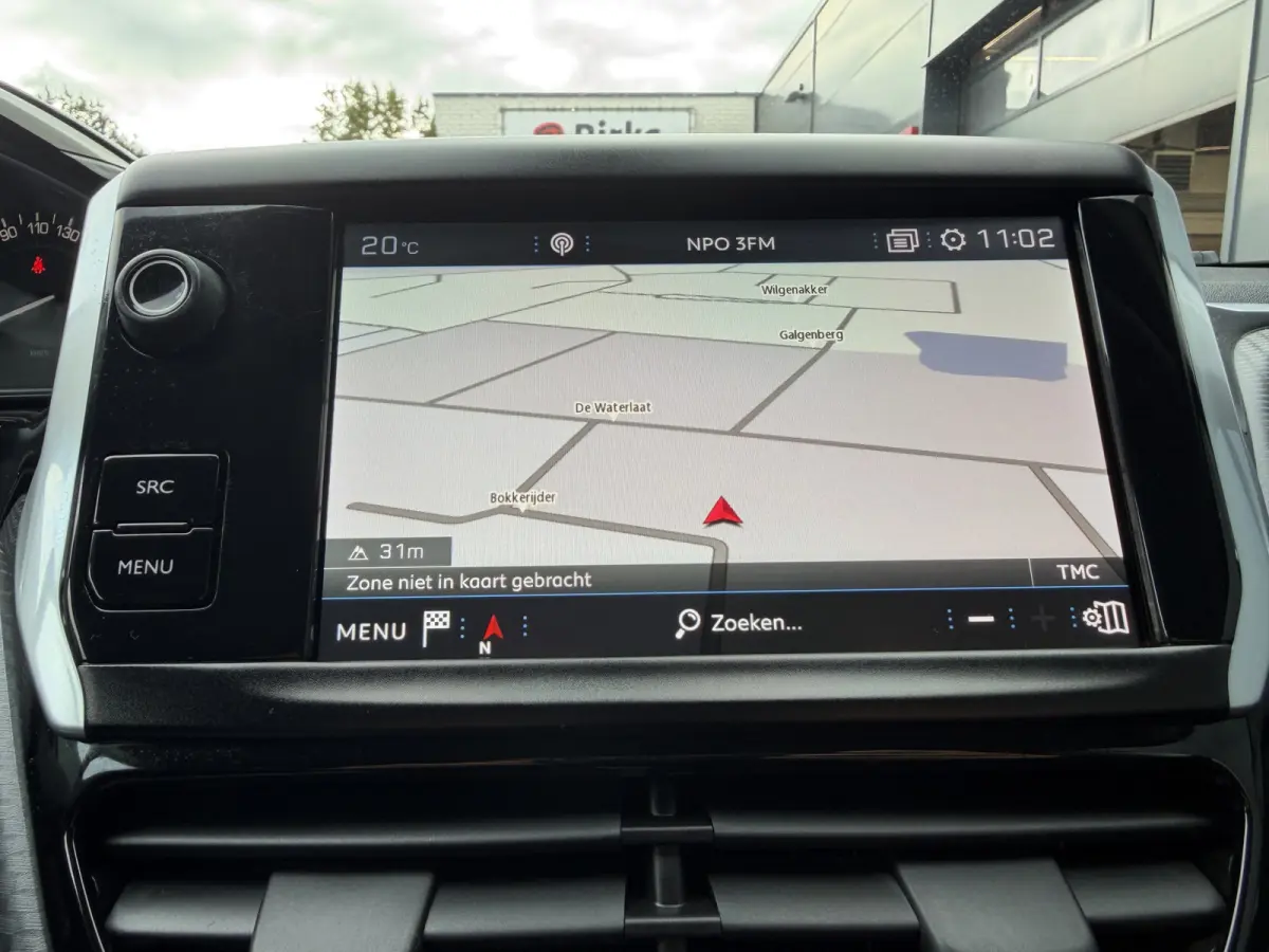 110pk Allure (Automatische Airco - Navigatie - Apple Carplay - Parkersensoren - Lichtmetalen velgen)