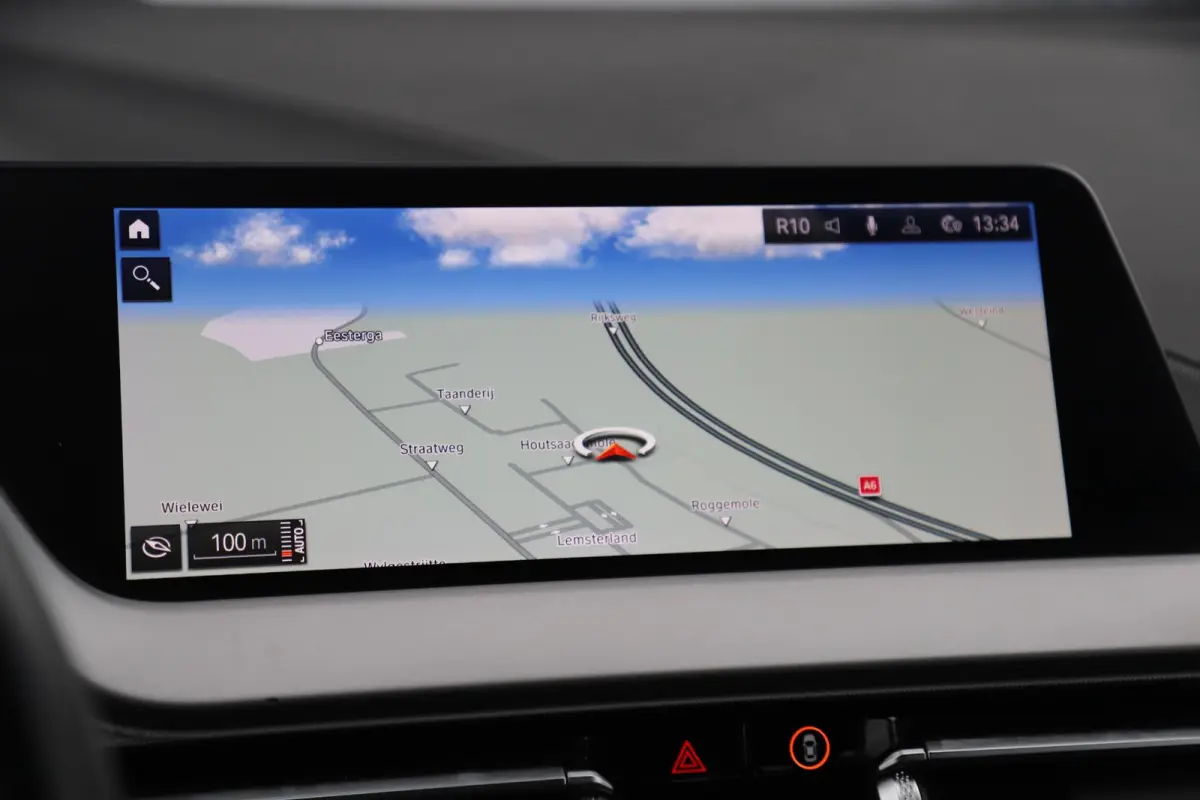 116i Lesauto ! Sportstoelen Navigatie LED Carplay Android Parkeersensoren Climate Cruise Control LMV