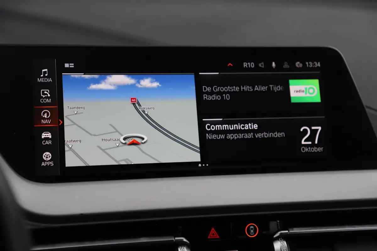 116i Lesauto ! Sportstoelen Navigatie LED Carplay Android Parkeersensoren Climate Cruise Control LMV
