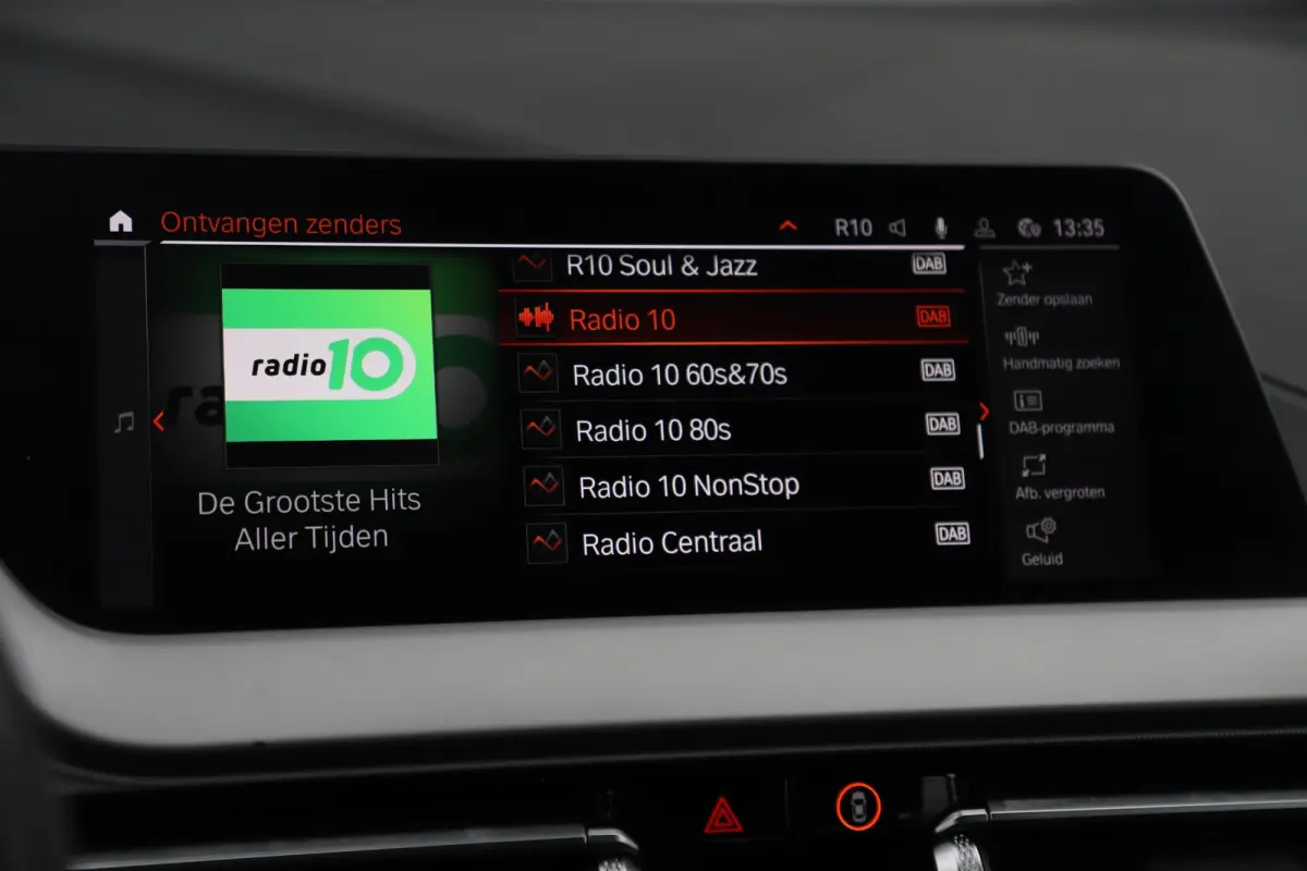 116i Lesauto ! Sportstoelen Navigatie LED Carplay Android Parkeersensoren Climate Cruise Control LMV