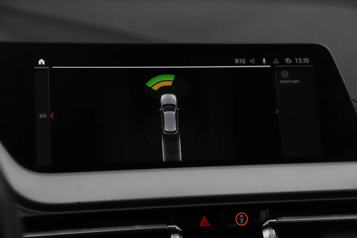 116i Lesauto ! Sportstoelen Navigatie LED Carplay Android Parkeersensoren Climate Cruise Control LMV