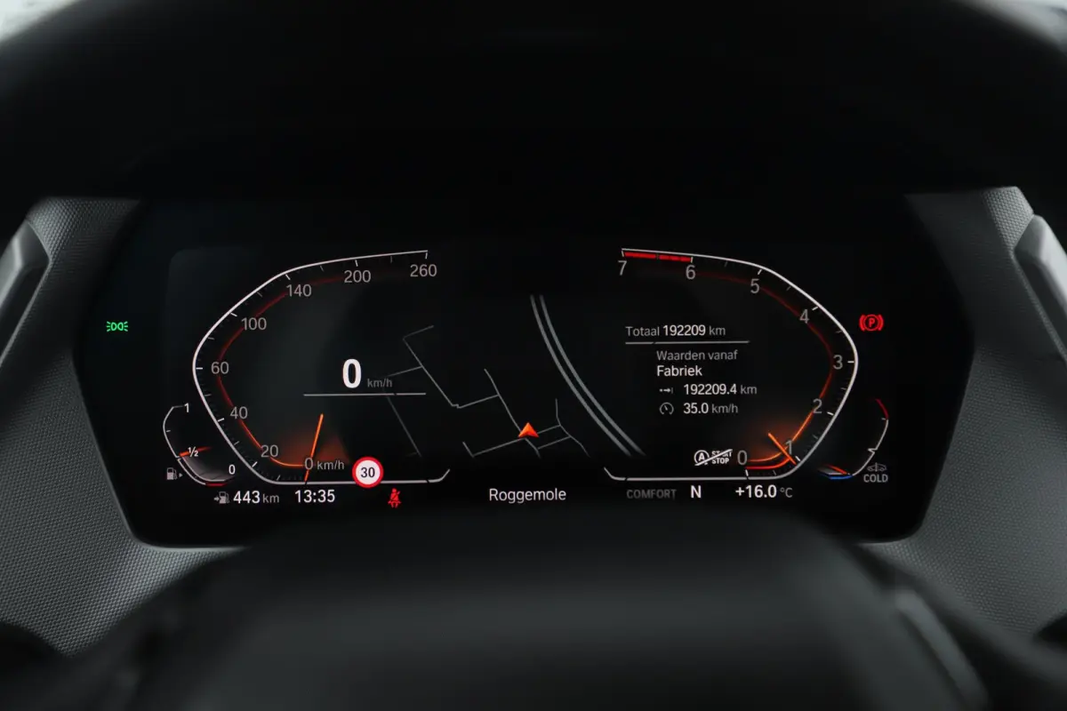 116i Lesauto ! Sportstoelen Navigatie LED Carplay Android Parkeersensoren Climate Cruise Control LMV