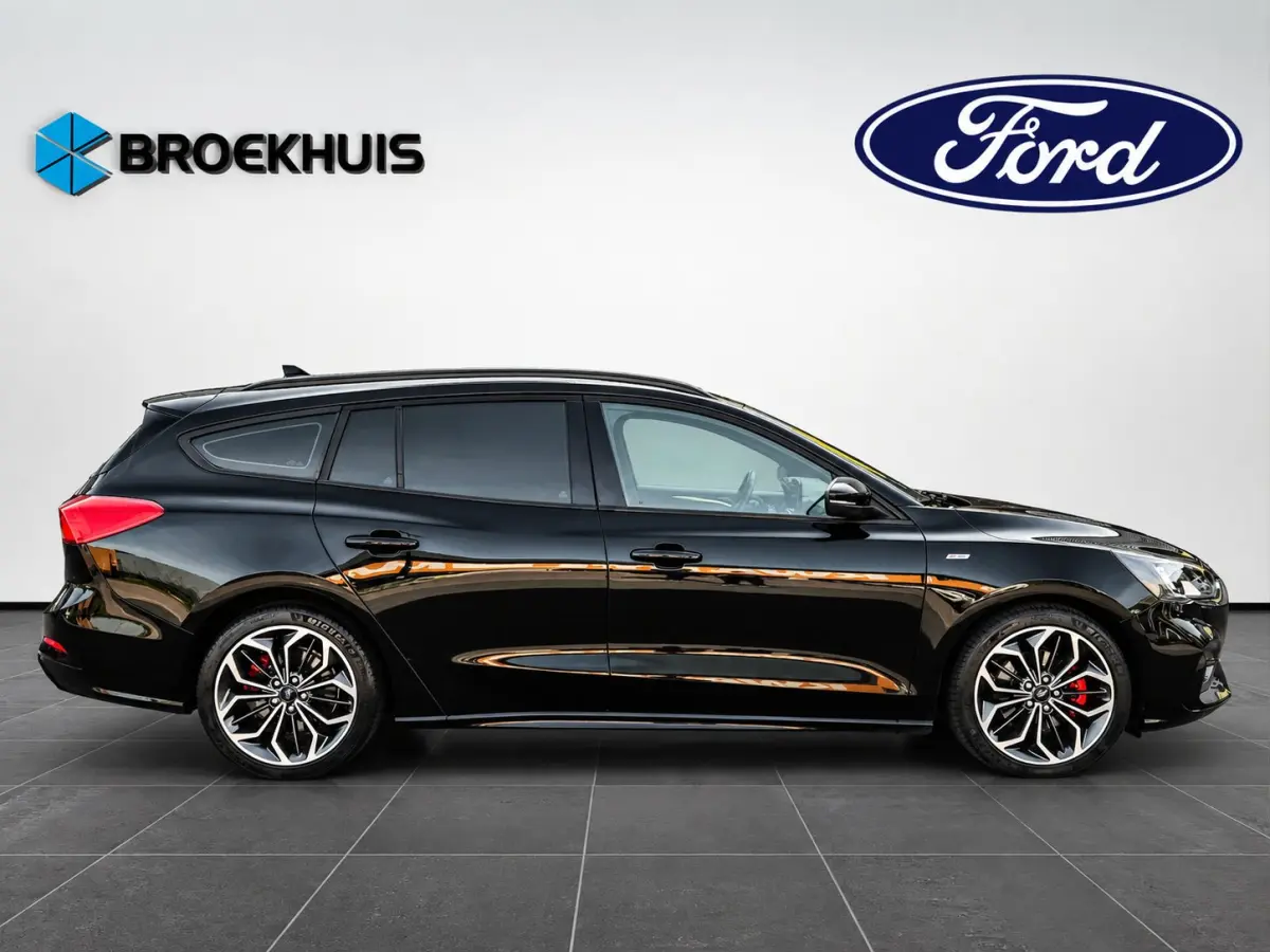 1.5 EcoBoost 150pk ST Line Automaat | Technology Pack | Stoelverwaming | 18" LMV | Privacy Glass |