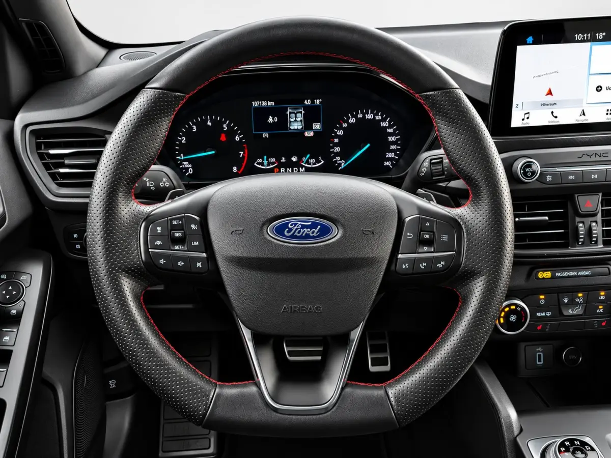 1.5 EcoBoost 150pk ST Line Automaat | Technology Pack | Stoelverwaming | 18" LMV | Privacy Glass |