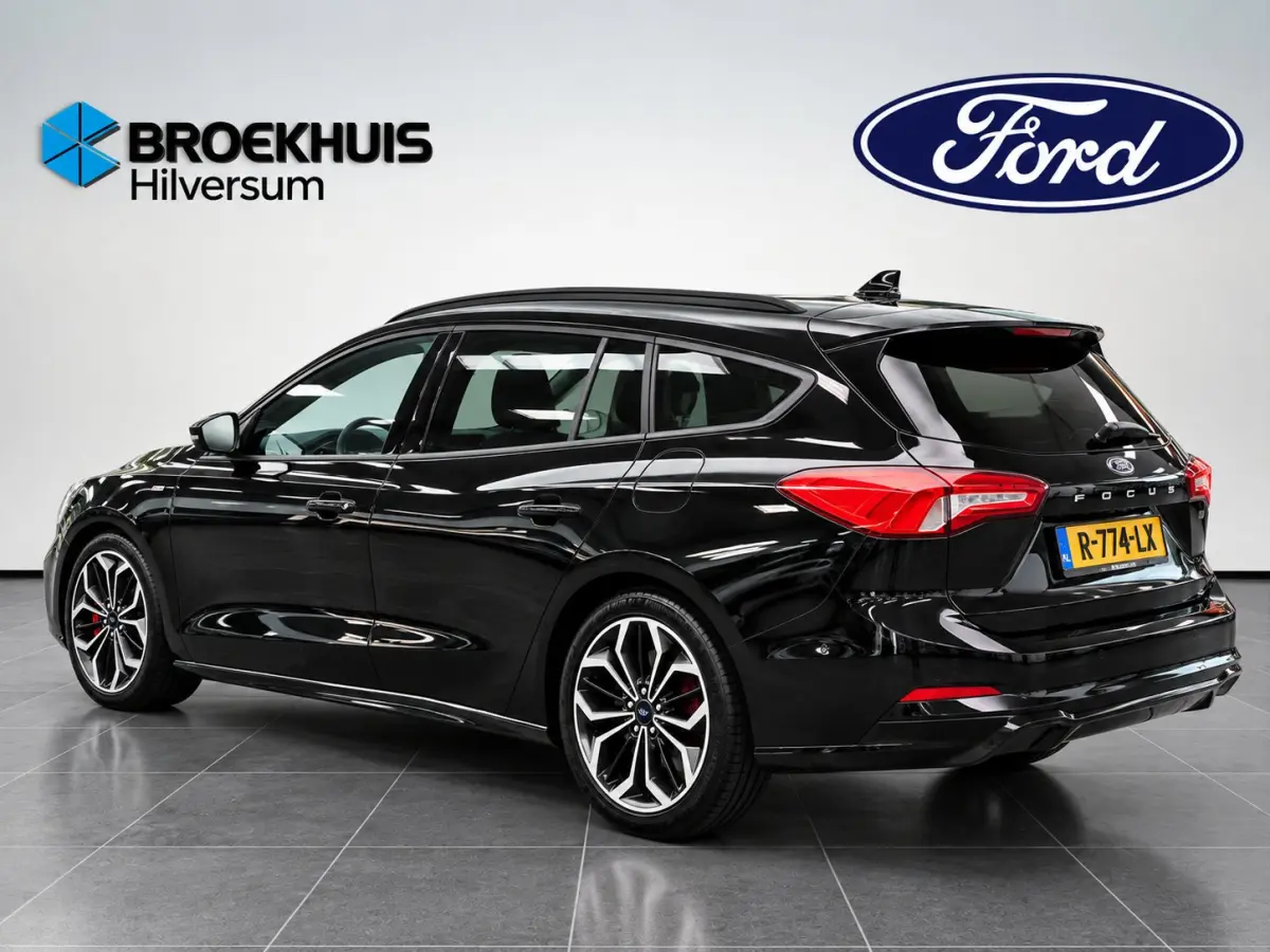 1.5 EcoBoost 150pk ST Line Automaat | Technology Pack | Stoelverwaming | 18" LMV | Privacy Glass |