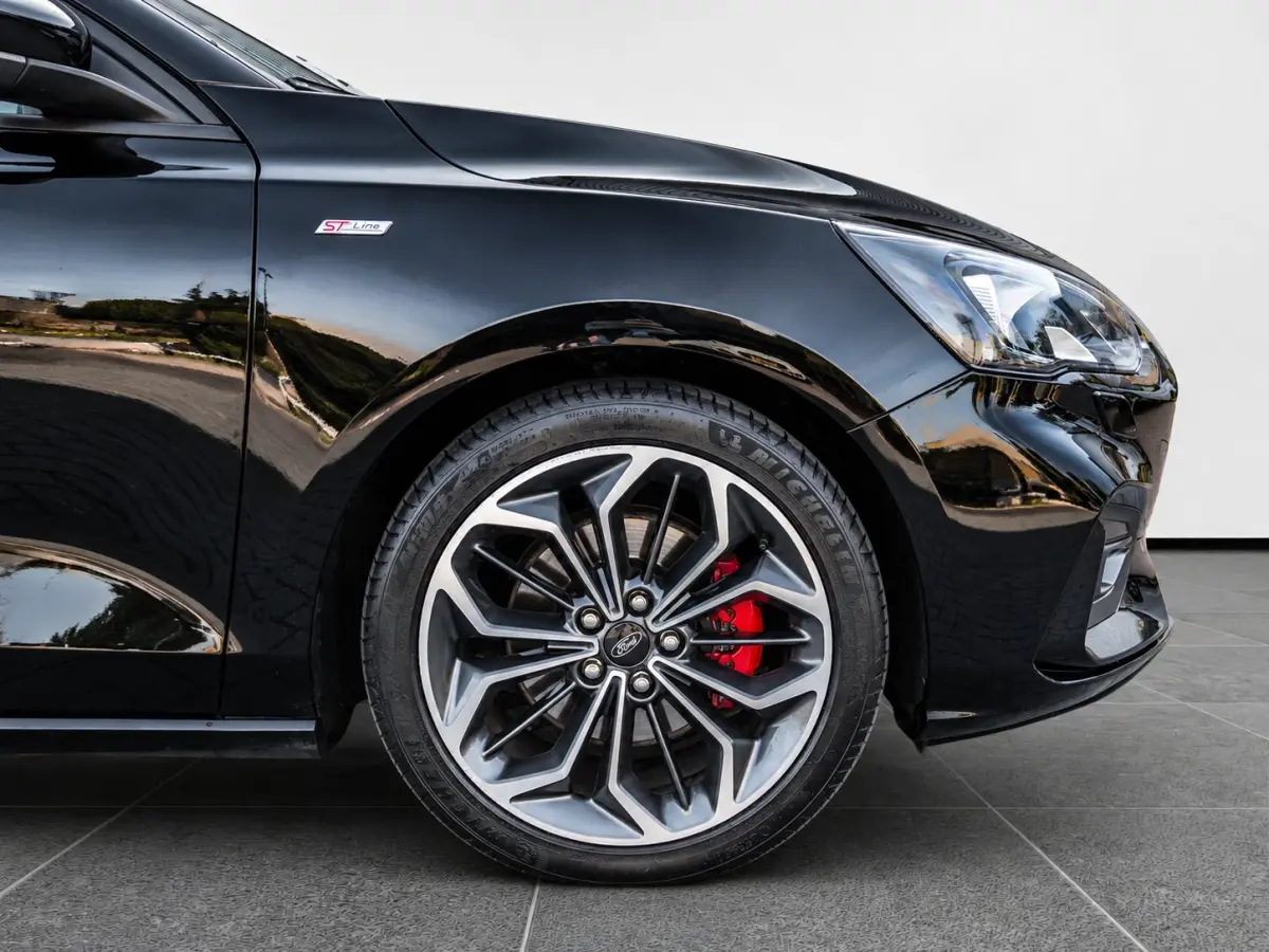 1.5 EcoBoost 150pk ST Line Automaat | Technology Pack | Stoelverwaming | 18" LMV | Privacy Glass |