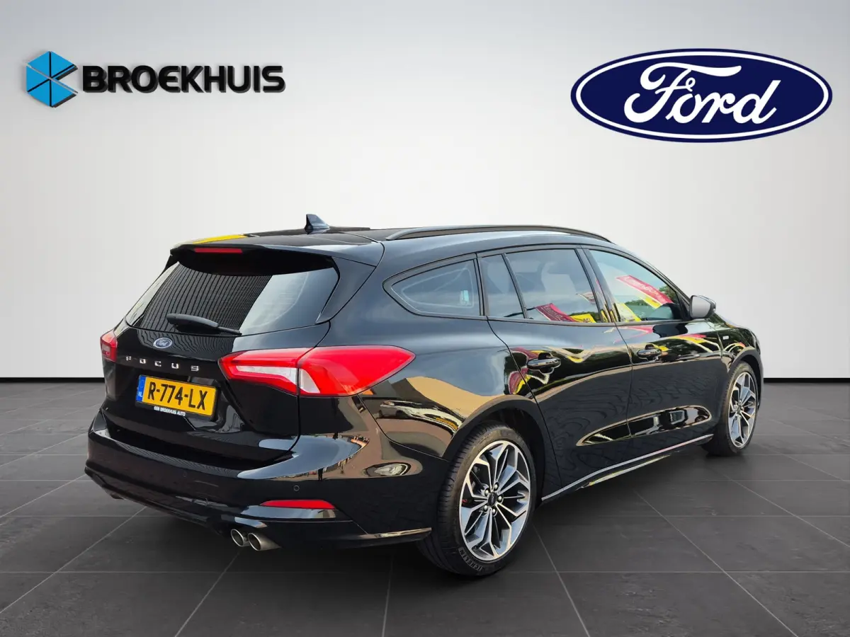 1.5 EcoBoost 150pk ST Line Automaat | Technology Pack | Stoelverwaming | 18" LMV | Privacy Glass |