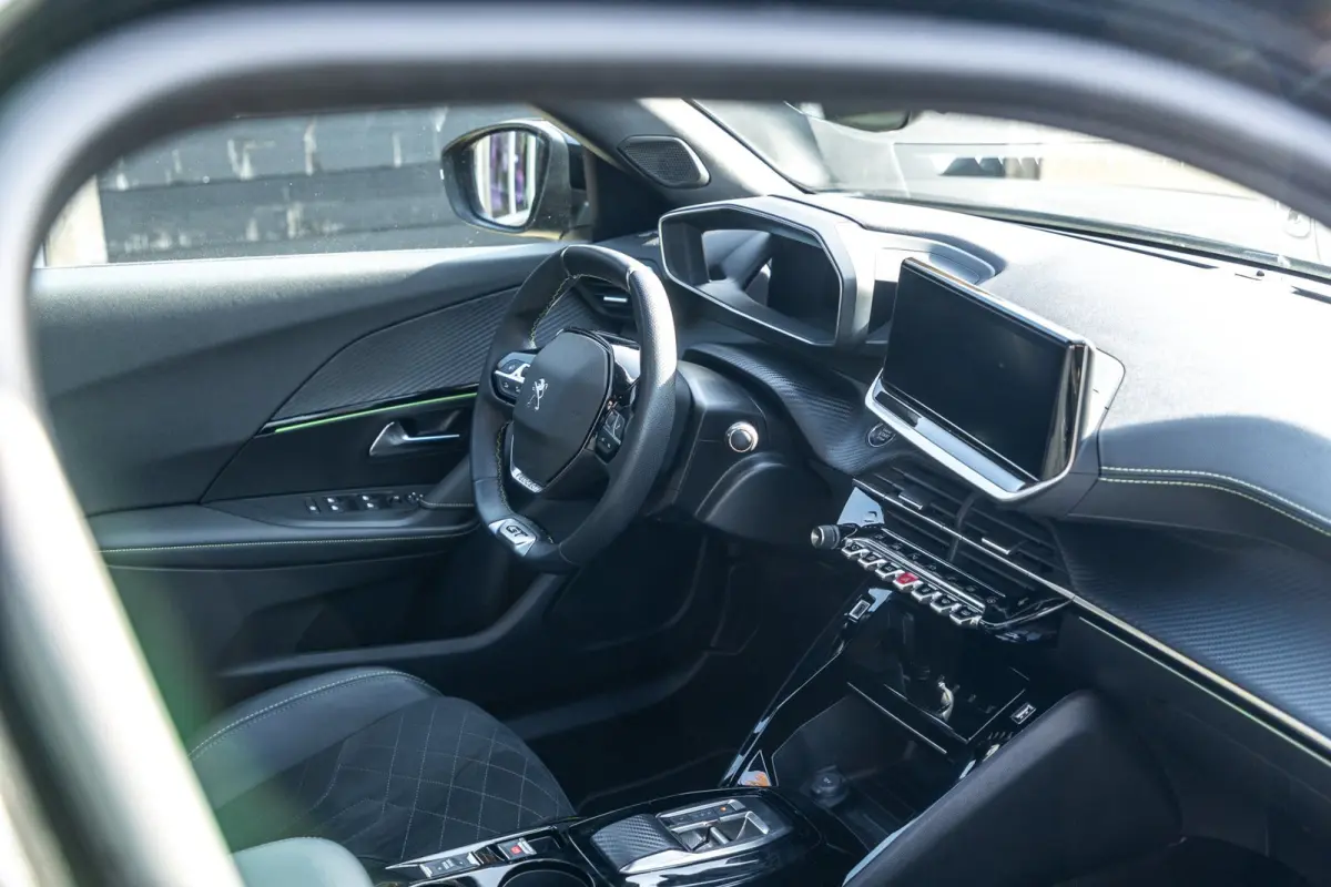 EV GT 50 kWh Soh 100% I Panoramadak I 360 Camera I 18 Inch I Alcantara I Zeer netjes I Geur & rookvrij