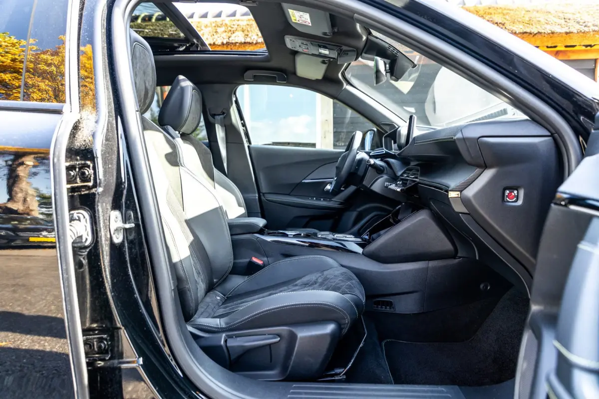 EV GT 50 kWh Soh 100% I Panoramadak I 360 Camera I 18 Inch I Alcantara I Zeer netjes I Geur & rookvrij