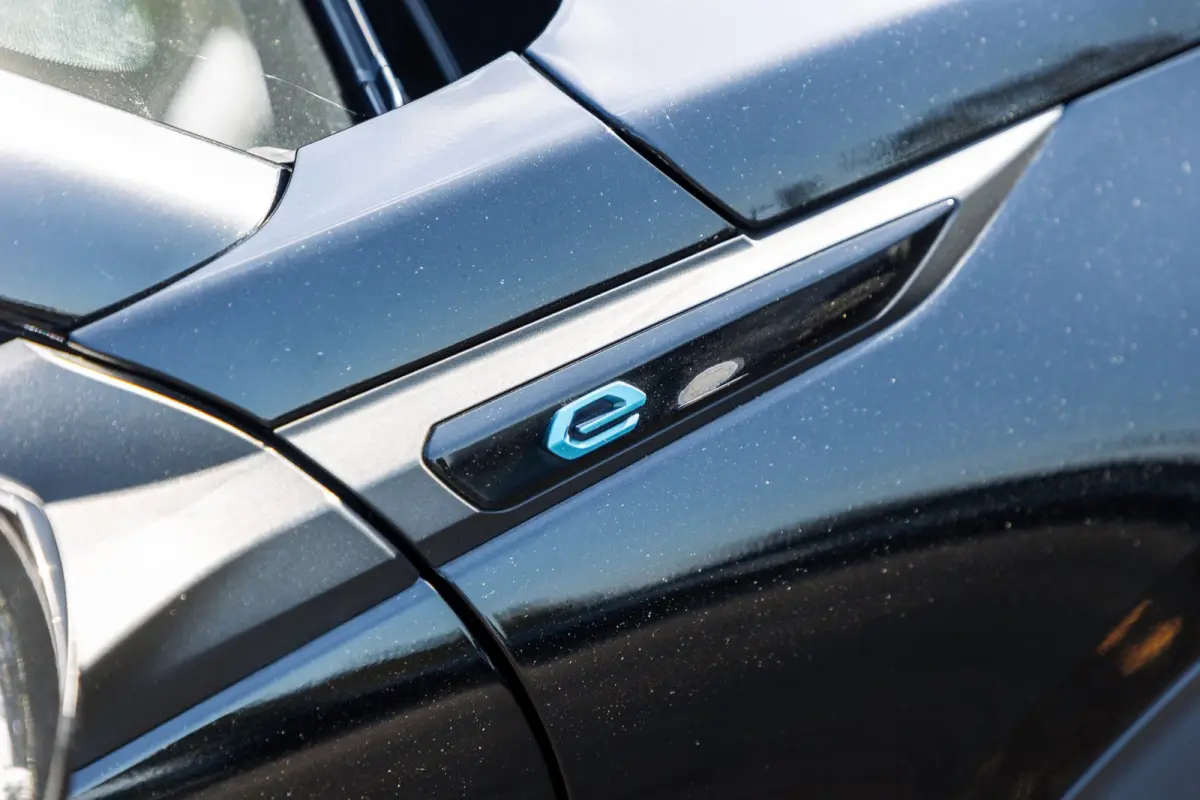 EV GT 50 kWh Soh 100% I Panoramadak I 360 Camera I 18 Inch I Alcantara I Zeer netjes I Geur & rookvrij