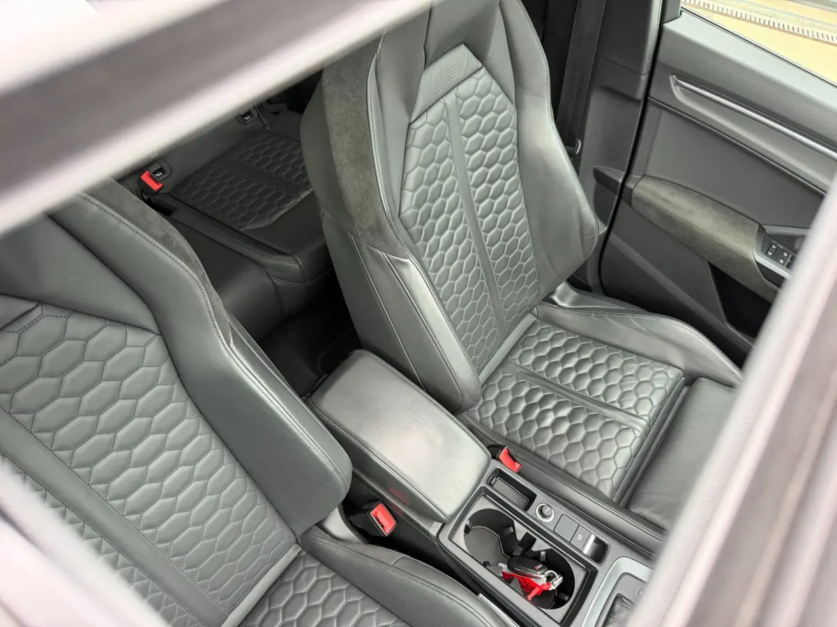 RS 2.5 TFSI RS Quattro 400PK / Pano / RS Seats / B&O / ACC / Alcantara / Trekhaak .