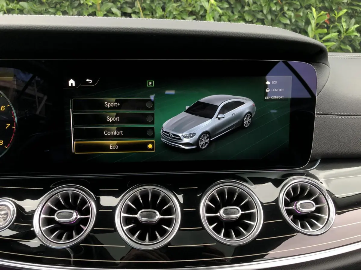 200, FACELIFT MODEL, PANORAMADAK, BURMESTER, ELEKTRISCHE STOELEN, LEDER, ECC AIRCO, CRUISE, STOELVERWARMING, STOELKOELING, APPLE CARPLAY