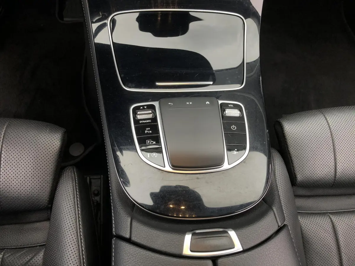 200, FACELIFT MODEL, PANORAMADAK, BURMESTER, ELEKTRISCHE STOELEN, LEDER, ECC AIRCO, CRUISE, STOELVERWARMING, STOELKOELING, APPLE CARPLAY