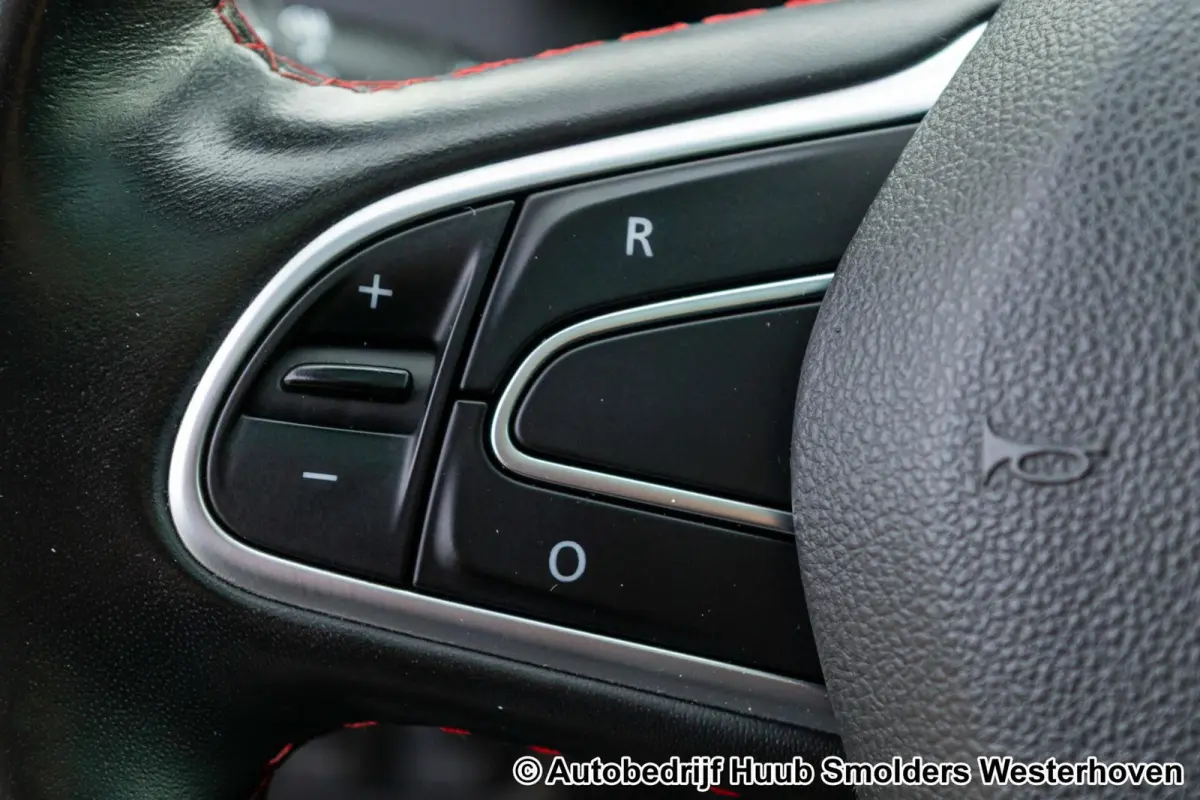 1.2 TCe Bose Black Edition met panoramadak