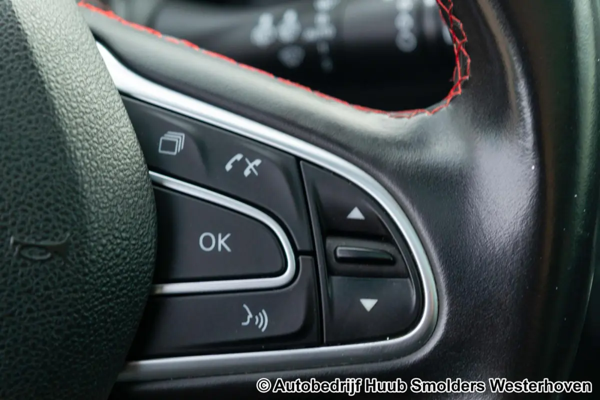 1.2 TCe Bose Black Edition met panoramadak