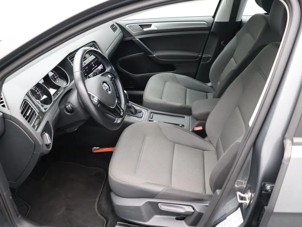 E-DITION | 91,3 % SOH | Stoelverwarming | Navigatie |  DAB-radio | Climate control | Sensoren voor en achter | Led verlichting | Lichtmetalen velg |