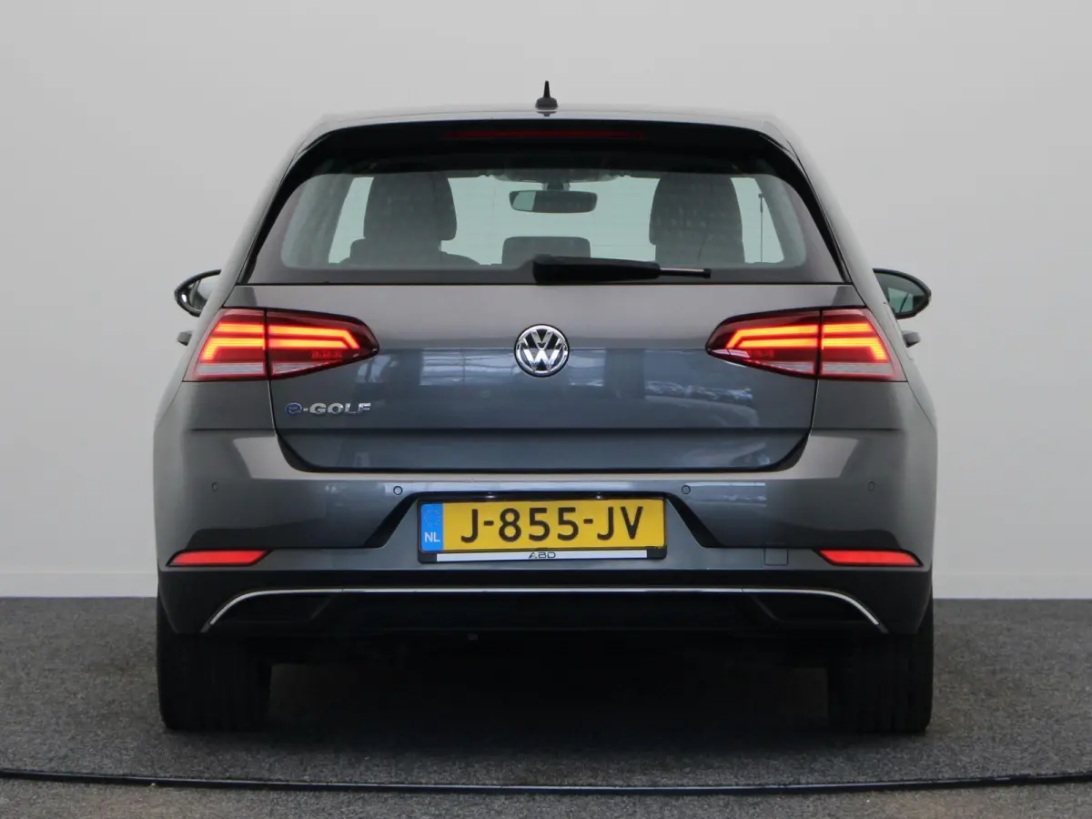 E-DITION | 91,3 % SOH | Stoelverwarming | Navigatie |  DAB-radio | Climate control | Sensoren voor en achter | Led verlichting | Lichtmetalen velg |