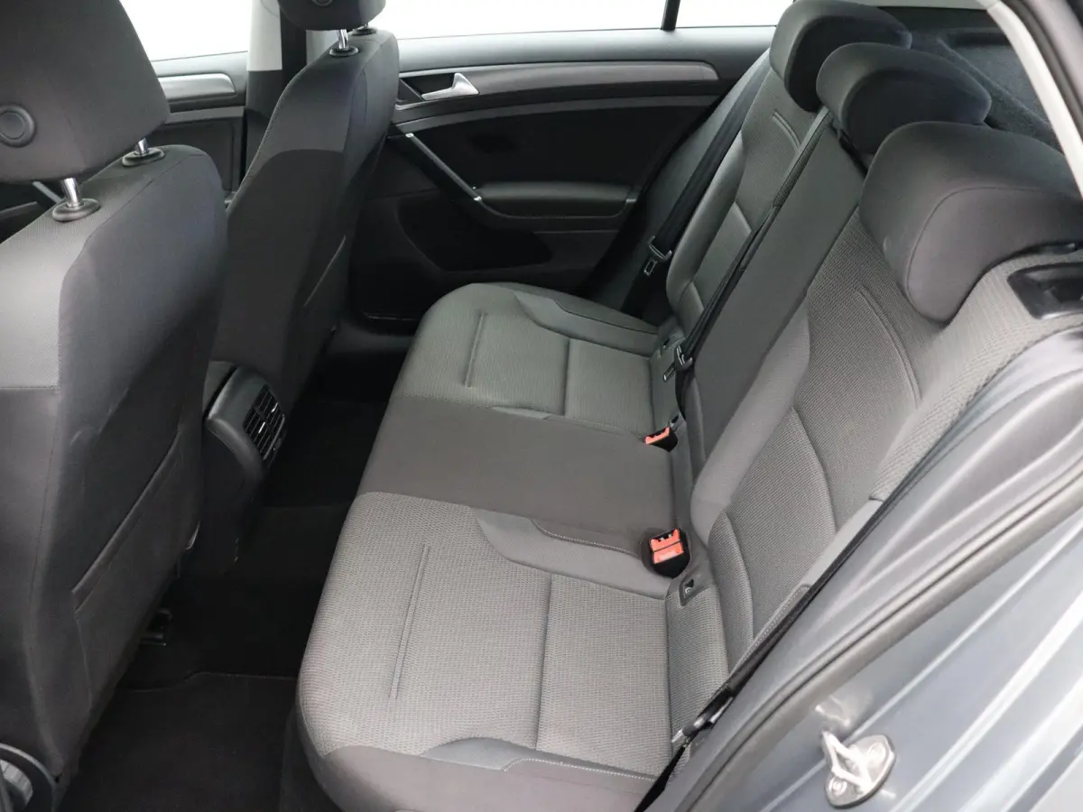E-DITION | 91,3 % SOH | Stoelverwarming | Navigatie |  DAB-radio | Climate control | Sensoren voor en achter | Led verlichting | Lichtmetalen velg |