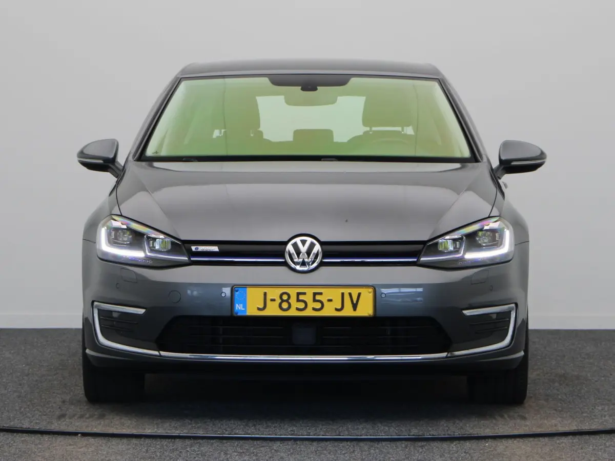 E-DITION | 91,3 % SOH | Stoelverwarming | Navigatie |  DAB-radio | Climate control | Sensoren voor en achter | Led verlichting | Lichtmetalen velg |