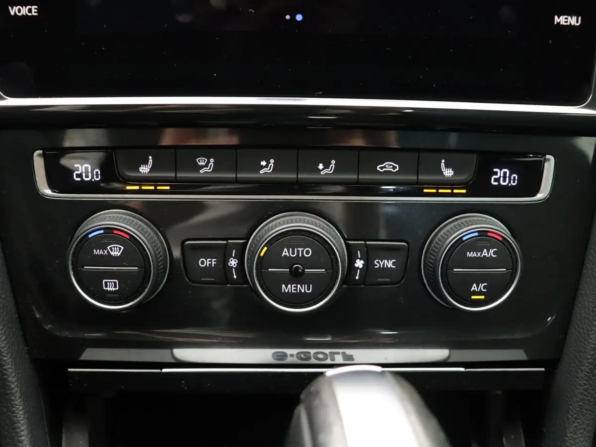 E-DITION | 91,3 % SOH | Stoelverwarming | Navigatie |  DAB-radio | Climate control | Sensoren voor en achter | Led verlichting | Lichtmetalen velg |