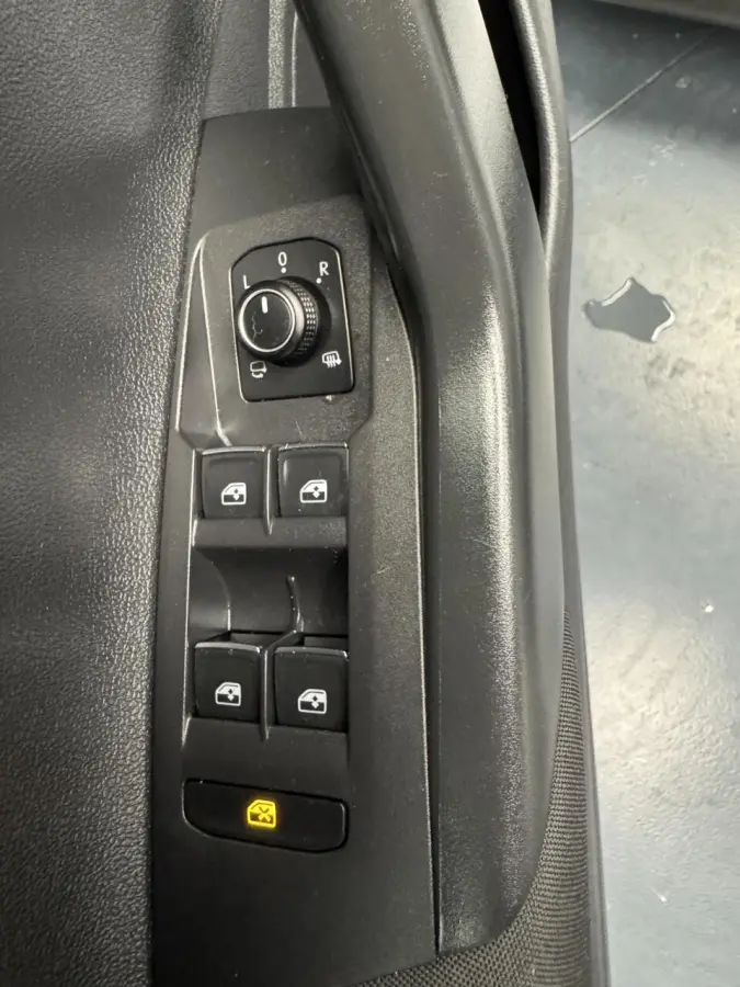1.6 TDi R-Line Automaat-Adapt.Cr.contr-Navigatie-Clima-Camera-CarPlay-Stoelverwarming-Parkeersensoren-Panoramadak-Lm16''velgen-Virtual Cockpit