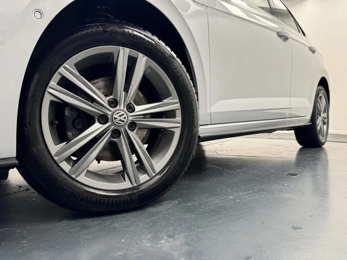 1.6 TDi R-Line Automaat-Adapt.Cr.contr-Navigatie-Clima-Camera-CarPlay-Stoelverwarming-Parkeersensoren-Panoramadak-Lm16''velgen-Virtual Cockpit