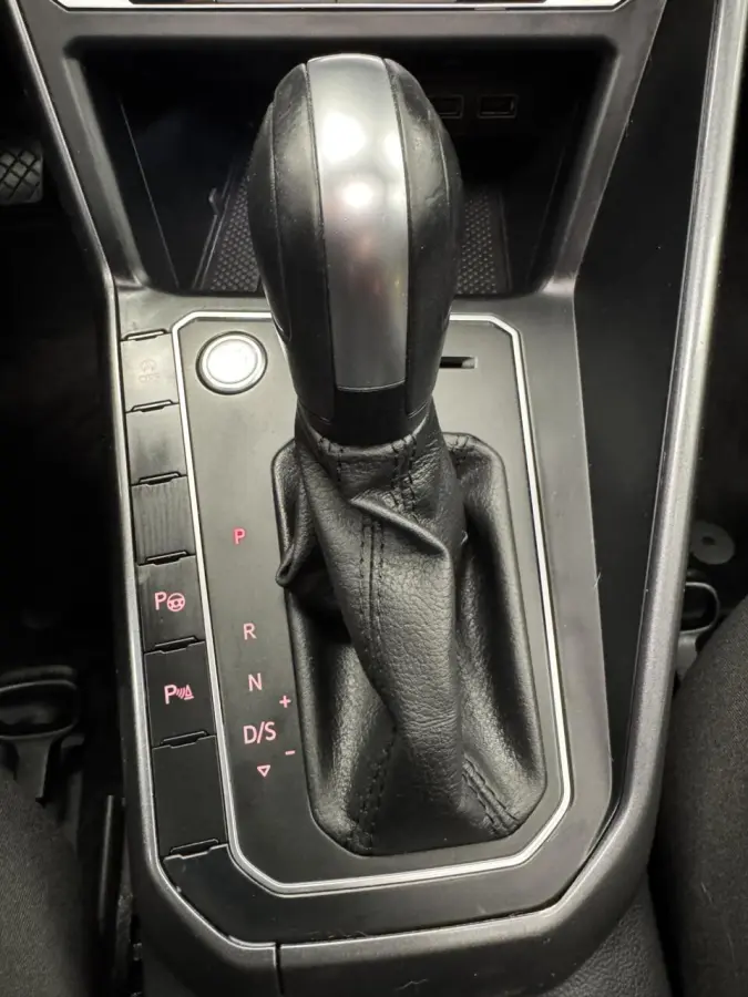 1.6 TDi R-Line Automaat-Adapt.Cr.contr-Navigatie-Clima-Camera-CarPlay-Stoelverwarming-Parkeersensoren-Panoramadak-Lm16''velgen-Virtual Cockpit