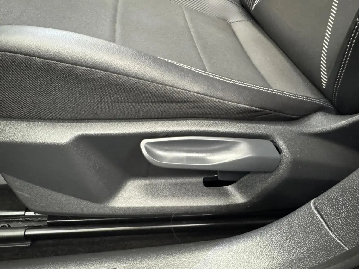 1.6 TDi R-Line Automaat-Adapt.Cr.contr-Navigatie-Clima-Camera-CarPlay-Stoelverwarming-Parkeersensoren-Panoramadak-Lm16''velgen-Virtual Cockpit