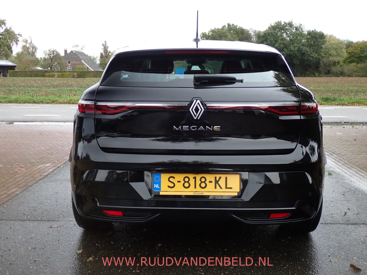 EV60 SOH 92% / ACC / CARPLAY / NAVI / STUUR + STOELVERWARMING