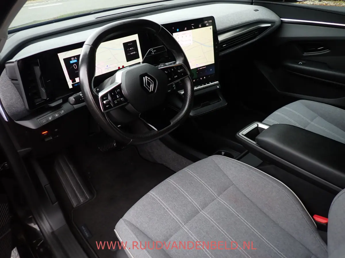 EV60 SOH 92% / ACC / CARPLAY / NAVI / STUUR + STOELVERWARMING