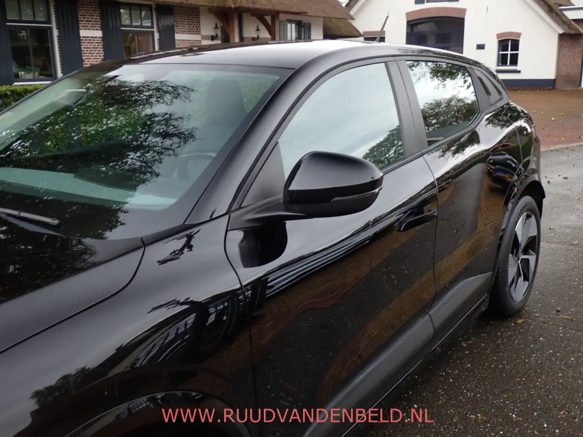 EV60 SOH 92% / ACC / CARPLAY / NAVI / STUUR + STOELVERWARMING