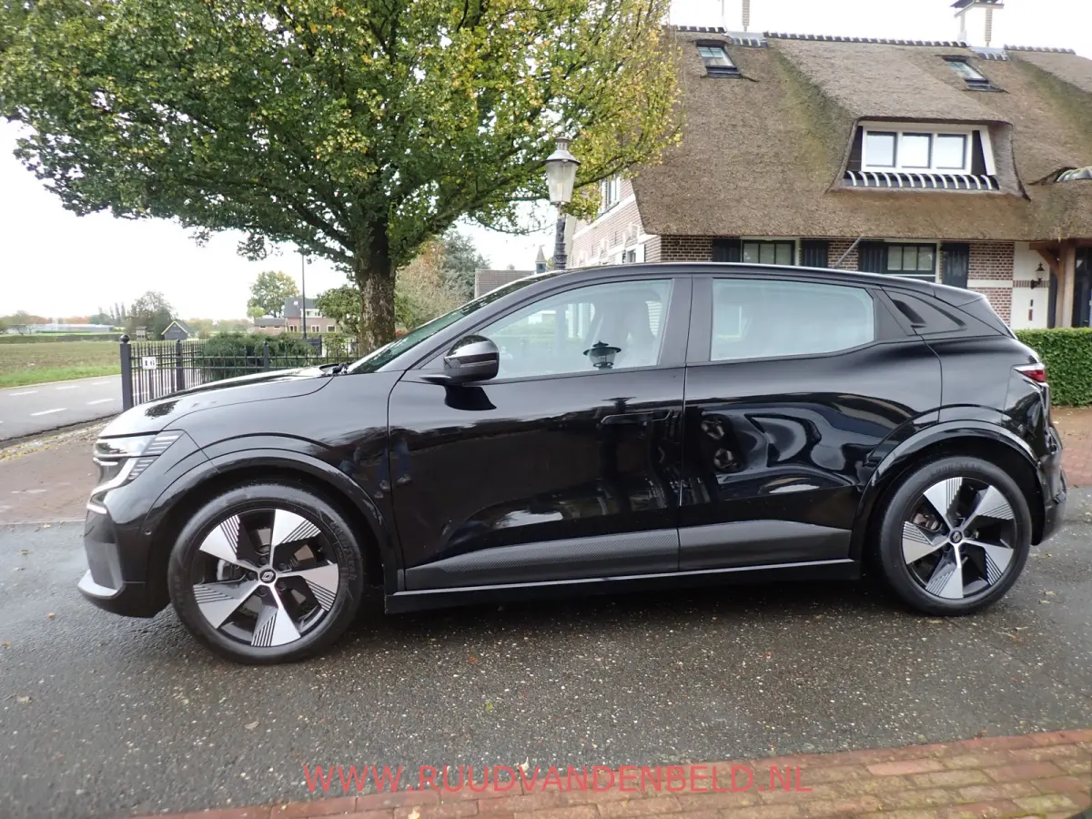 EV60 SOH 92% / ACC / CARPLAY / NAVI / STUUR + STOELVERWARMING