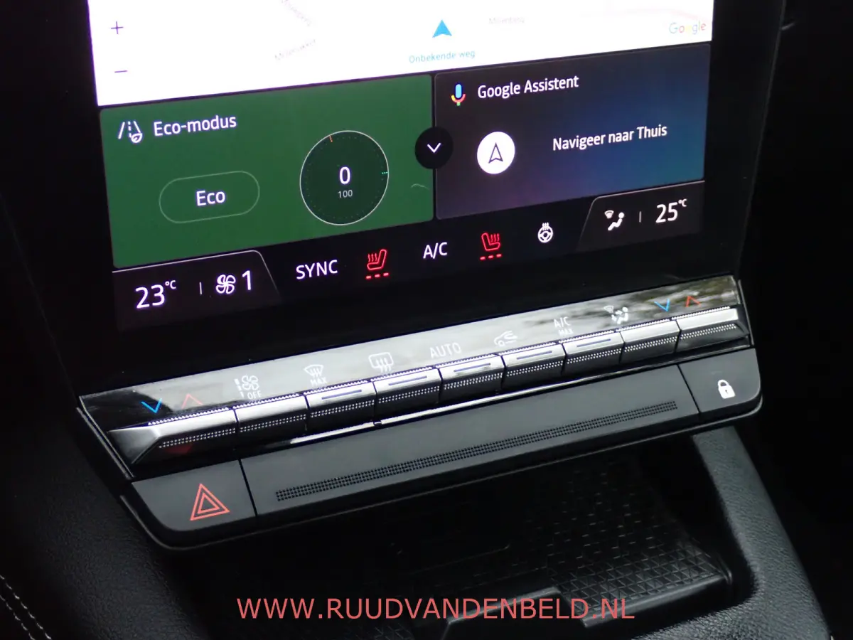 EV60 SOH 92% / ACC / CARPLAY / NAVI / STUUR + STOELVERWARMING
