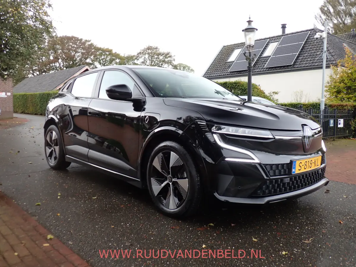 EV60 SOH 92% / ACC / CARPLAY / NAVI / STUUR + STOELVERWARMING