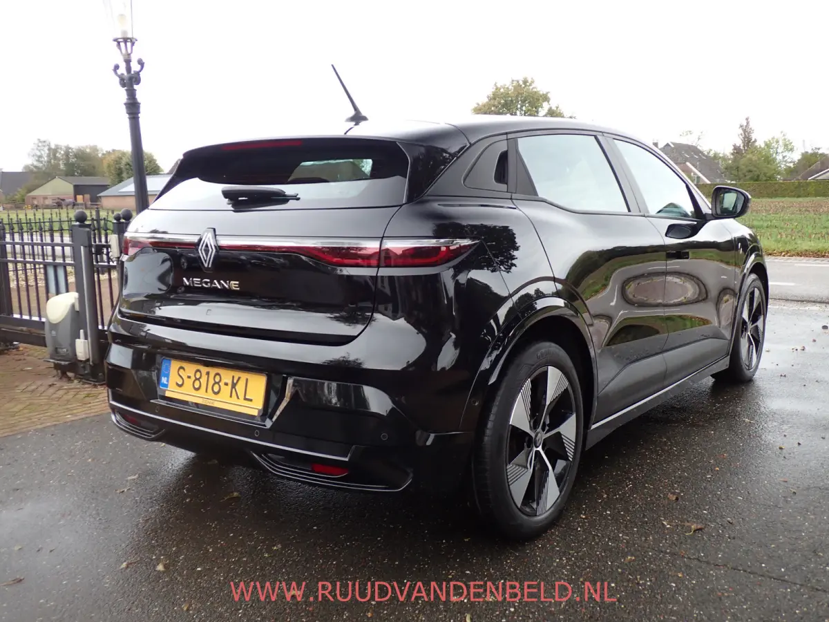 EV60 SOH 92% / ACC / CARPLAY / NAVI / STUUR + STOELVERWARMING