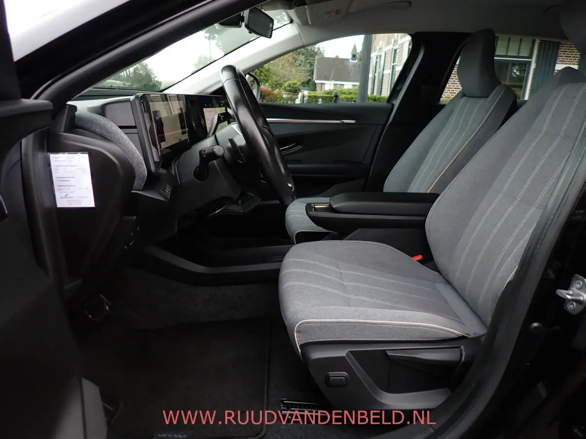 EV60 SOH 92% / ACC / CARPLAY / NAVI / STUUR + STOELVERWARMING