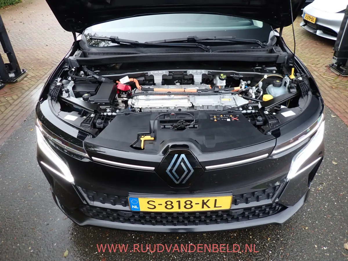 EV60 SOH 92% / ACC / CARPLAY / NAVI / STUUR + STOELVERWARMING