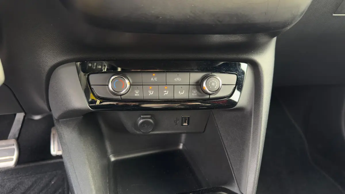 1.2 GS Line 100 pk | Automaat | Trekhaak | Apple Carplay / Android Auto | Cruise | LMV |