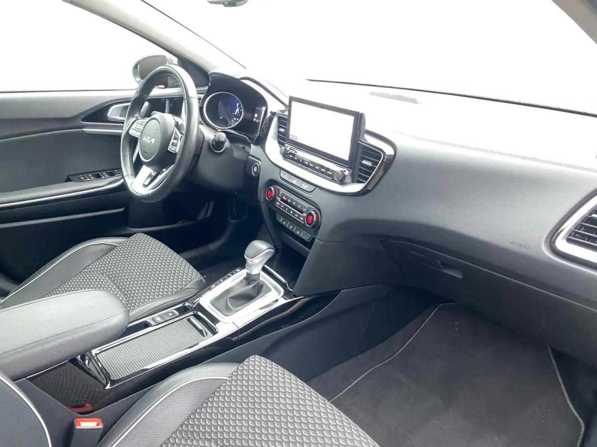 1.6 GDi PHEV DynamicPlusLine | Navi | Clima | Camera | Schuif/Kanteldak | Stoel/Stuurverwarming | Adaptieve Cruise | El. Achterklep | Apple Carplay | Android Auto