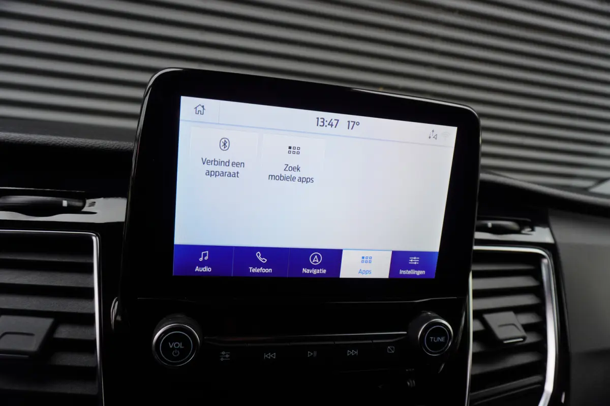 300 170pk Automaat L2H1 Limited Apple Carplay Camera Parkeersensoren Trekhaak Cruise control Steolverwarming