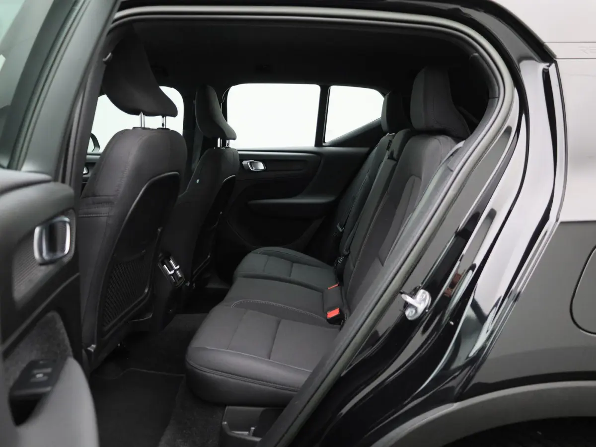 Core | APPLE/ANDROID CARPLAY | LICHTMETALEN VELGEN | LED KOPLAMPEN | NAVIGATIESYSTEEM | 12 MAANDEN BOVAG GARANTIE |