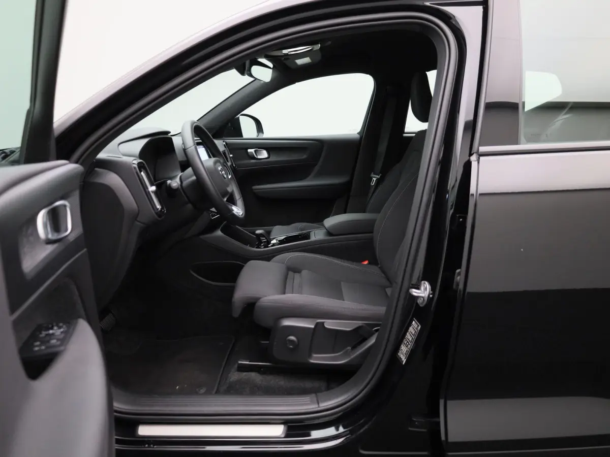 Core | APPLE/ANDROID CARPLAY | LICHTMETALEN VELGEN | LED KOPLAMPEN | NAVIGATIESYSTEEM | 12 MAANDEN BOVAG GARANTIE |