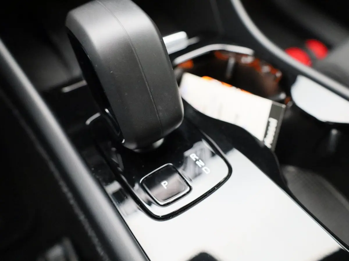 Core | APPLE/ANDROID CARPLAY | LICHTMETALEN VELGEN | LED KOPLAMPEN | NAVIGATIESYSTEEM | 12 MAANDEN BOVAG GARANTIE |