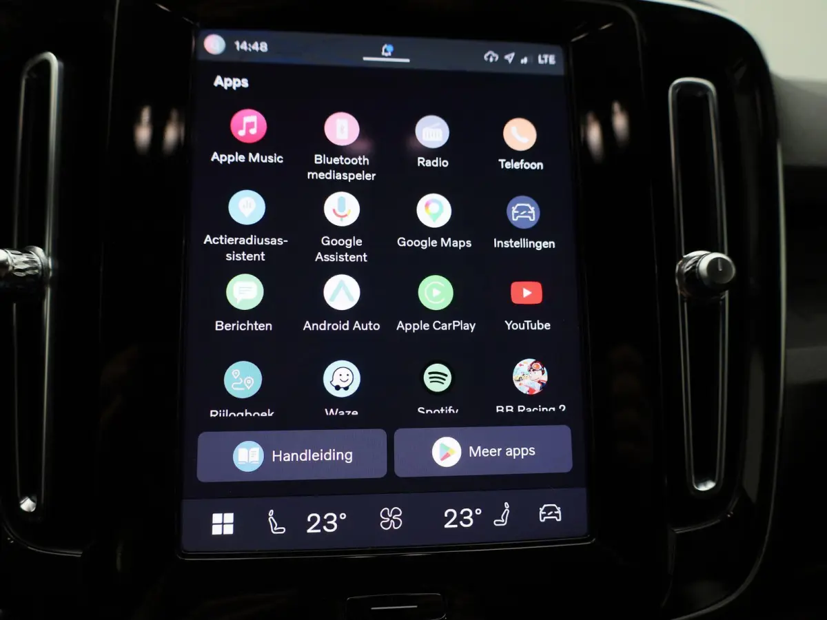 Core | APPLE/ANDROID CARPLAY | LICHTMETALEN VELGEN | LED KOPLAMPEN | NAVIGATIESYSTEEM | 12 MAANDEN BOVAG GARANTIE |